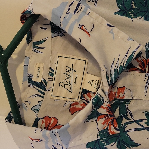 Bixby hawaiian print button down xl - Picture 2 of 3